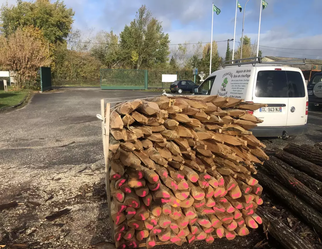 Palette piquets sur notre dépôt