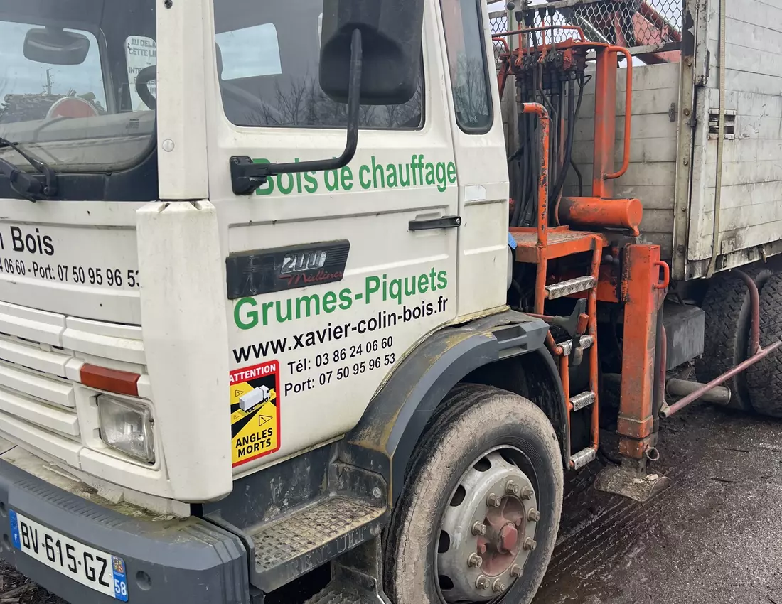 Camion grue pour bois de chauffage de 2 metre